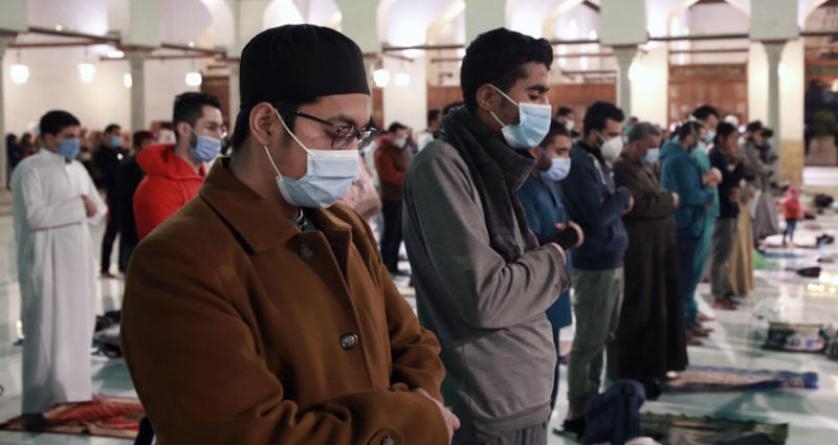 Mısır hükümeti camilerde iftarı yasakladı